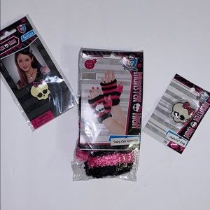 NWT (3 piece lot) MONSTER HIGH items -marching fingerless gloves, ring, necklace